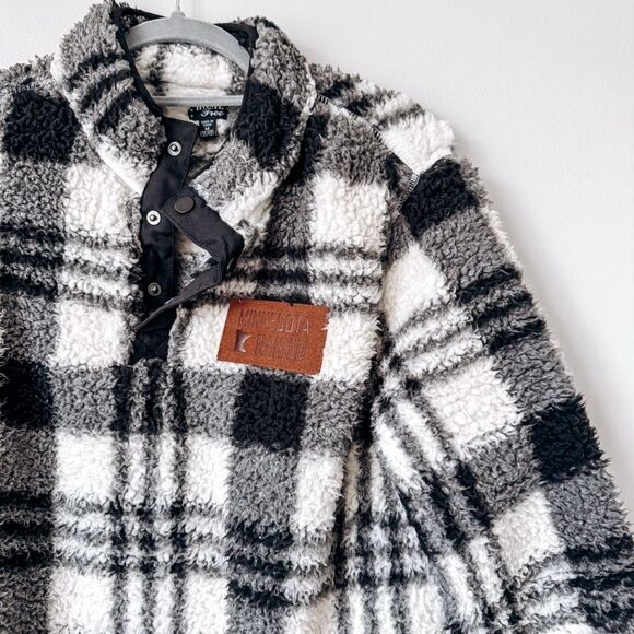 Home Tree Black and White Plaid Sherpa Pull Over Sweater Size Medium - Picture 2 of 5